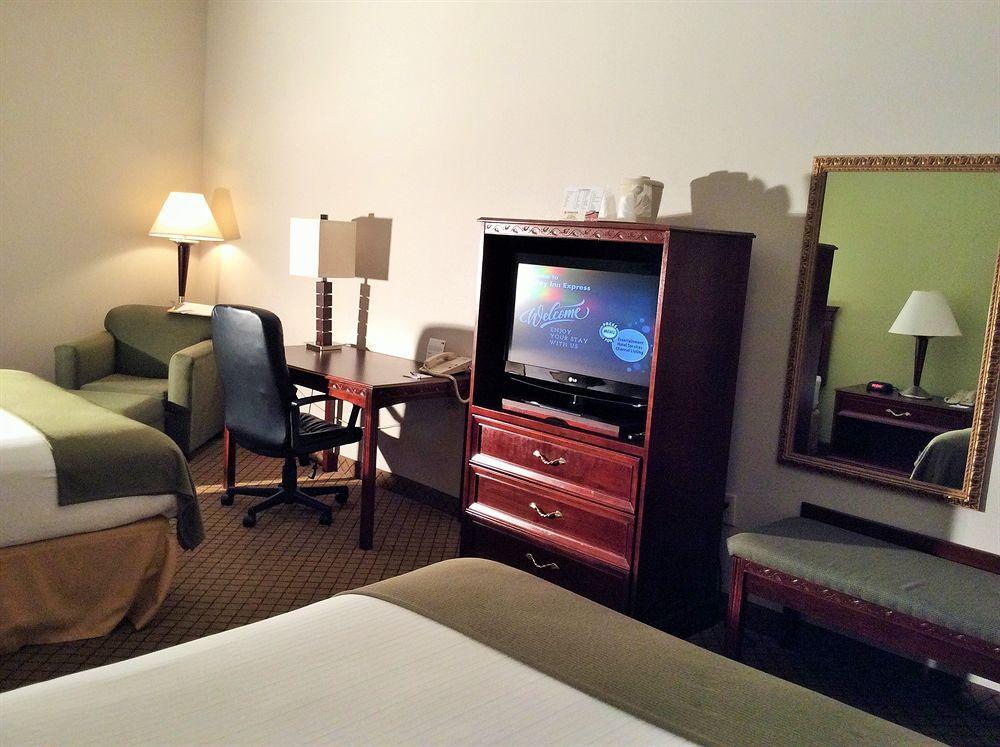 Holiday Inn Express Hotel & Suites Cincinnati Northeast-Milford By Ihg Exterior photo