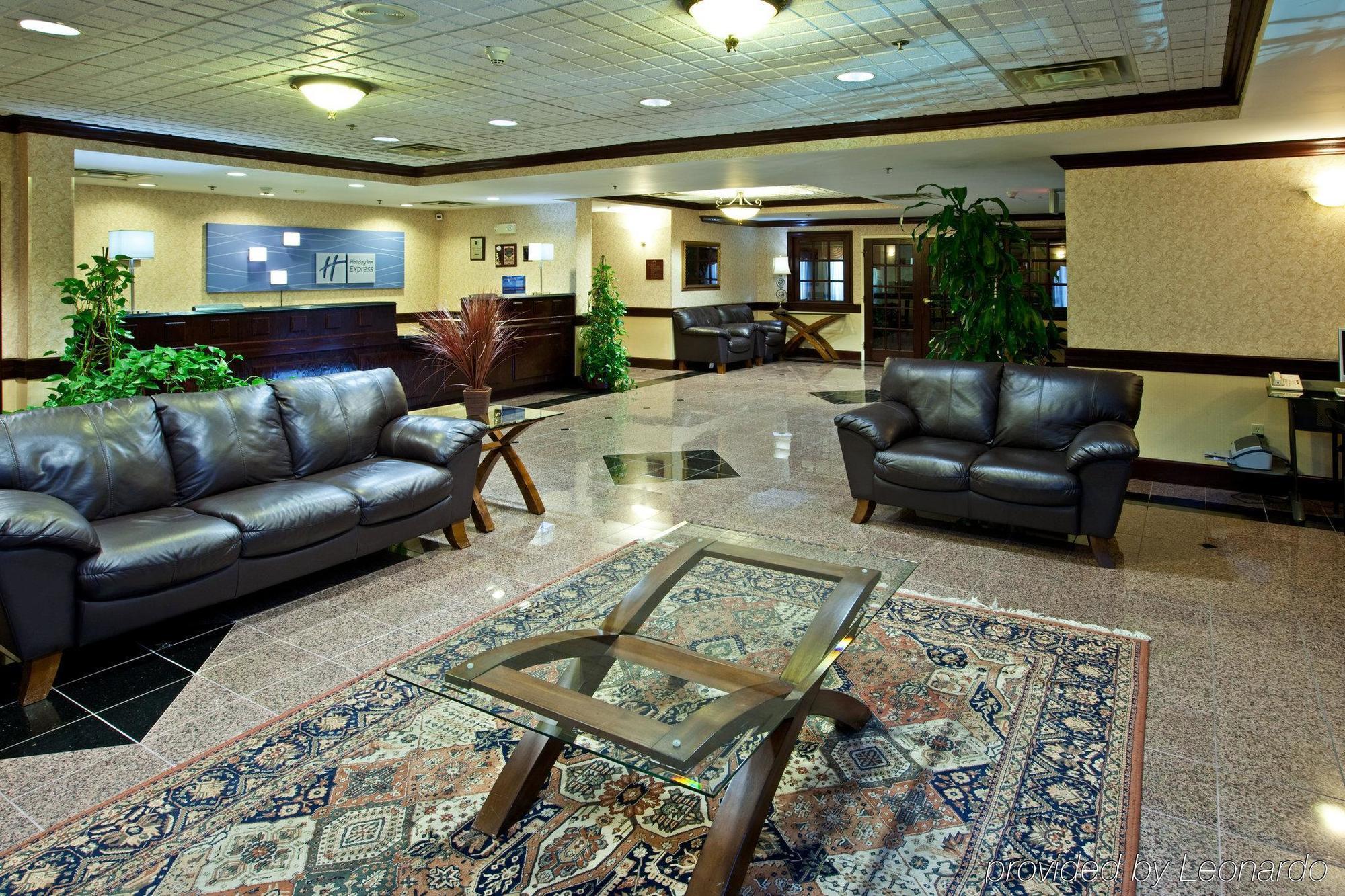 Holiday Inn Express Hotel & Suites Cincinnati Northeast-Milford By Ihg Interior photo