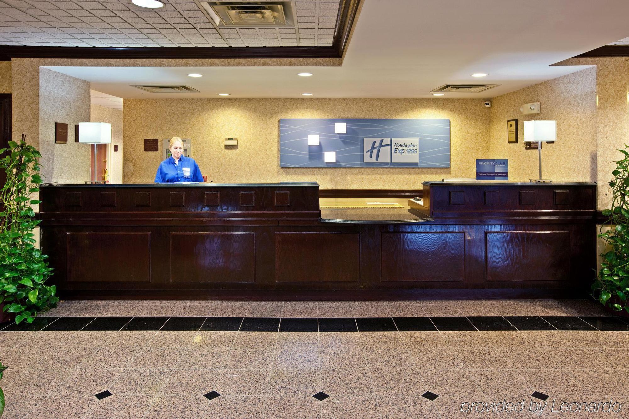 Holiday Inn Express Hotel & Suites Cincinnati Northeast-Milford By Ihg Interior photo